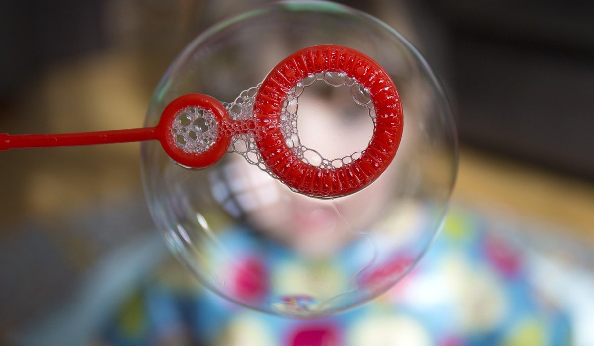 Foraging Wild Garlic for Campfire Pestos